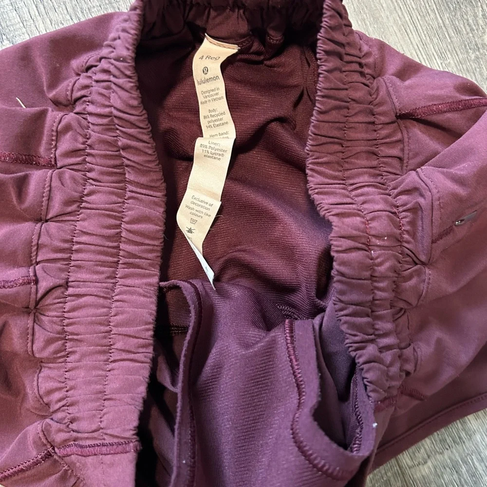 Hotty Hot Low-Rise Lined Short 2.5" - Picture 4 of 4